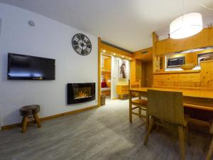 Résidence Nova - Appartement 2 pièces 6 personnes, lumineux avec une vue plongeante sur la vallée, un casier à ski, proche des pistes et des comm MAE-1889