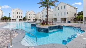 Dreamy Accessible Family Home for 12 with Elevator Access Balcony Fire Pit Community Pool Boat Dock