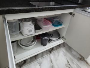 Apto Confortável e Reformado a 200m da Praia da Guilhermina - 2 Vagas, WiFi e Roupas de Cama Inclusas!