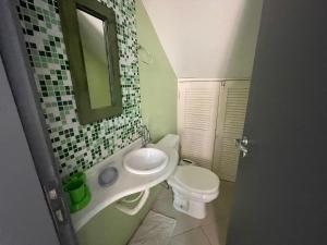 cód 11 - Excelente casa localizada á 180m do mar!