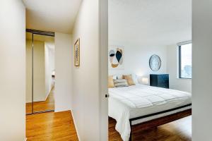 LaCité Apartments Modern Comfort Close to Downtown Montreal