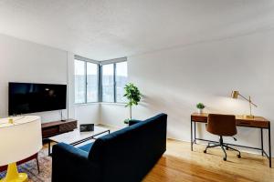 LaCité Apartments Modern Comfort Close to Downtown Montreal