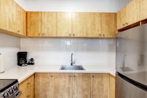 LaCité Apartments Modern Comfort Close to Downtown Montreal