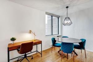 LaCité Apartments Modern Comfort Close to Downtown Montreal
