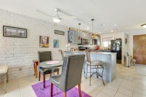 Pool and Hot Tub Access! Chic Condo in Scottsdale