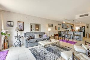 Pool and Hot Tub Access! Chic Condo in Scottsdale