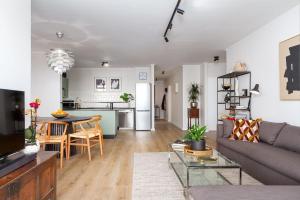 Luxurious Palm View Apartment Cape Town