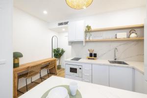 Bright renovated -Terrace -1Bedroom 1Bath