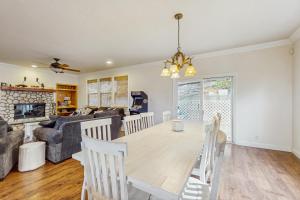 Walk to Lake Arrowhead! Family Home with Games