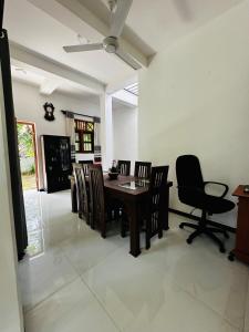 Charming House In Galle By Beach