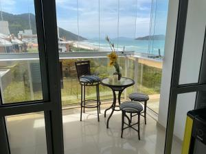 Cód 23 - Apartamento com vista para o mar