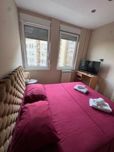 Centar Lux Apartman - FREE private parking, 10-min Walk Downtown