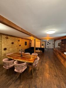 Old Town Penthouse 16 guests