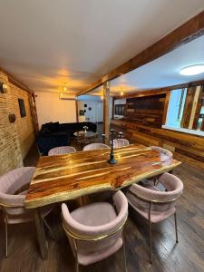 Old Town Penthouse 16 guests