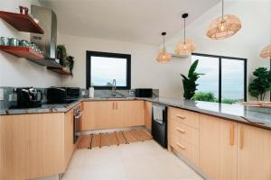 Super Private Beachfront 3BR Villa & Infinity Pool