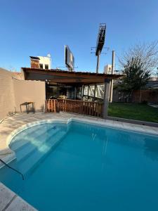 Preciosa casa familiar - Piscina UBICACION GENIAL