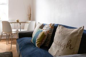 2 Bedroom Large First Floor Apartment with FREE Parking