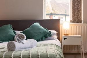 2 Bedroom Large First Floor Apartment with FREE Parking