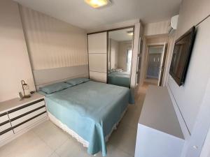 cód 56 - Apartamento á 300M do mar