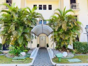 Ap Família Toninhas c Piscina a 150m da praia