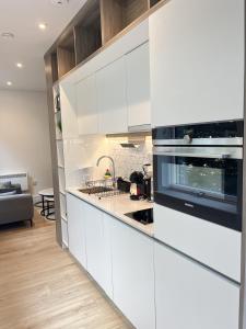 Cozy Studio Apartment Near Heathrow Airport Terminal 4 - Unlimited Wi-Fi - Paid Parking