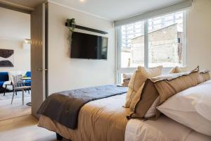 Chic Downtown Santiago Studio Retreat for three