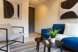 Chic Downtown Santiago Studio Retreat for three