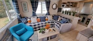 Sea view holiday home with accessible ramp and WiFi