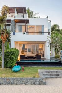 The hideaway beach front villas