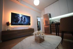 Matisse No7 - One Bedroom Apartment With Balcony