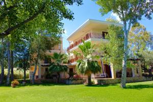 Beach Villa with Four Bedrooms 