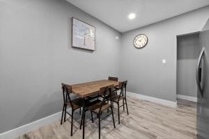 Heights Charm Cozy & Group Stay - Sleeps10
