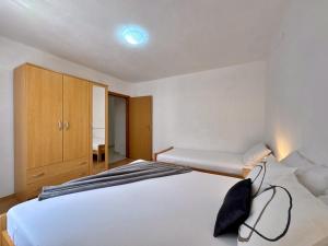 Apartments with parking space Silo, Krk - 18692