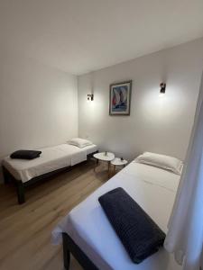 Apartments with parking space Supetar, Brac - 20219