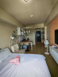 1422 Tower 4 Atria Iloilo Comfy, Central, Cozy