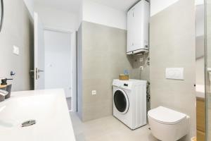 Family friendly seaside apartments Duce, Omis - 24876