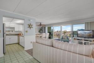 Thunder Island 161D condo