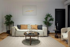 Epic 4BR Luxe Boulevard Apartment Near Rosetti Square & Old Town