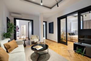 Epic 4BR Luxe Boulevard Apartment Near Rosetti Square & Old Town