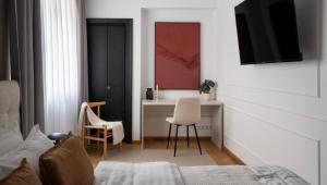 Epic 4BR Luxe Boulevard Apartment Near Rosetti Square & Old Town