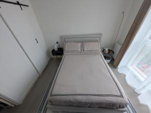 Modern, cosy and well-located!