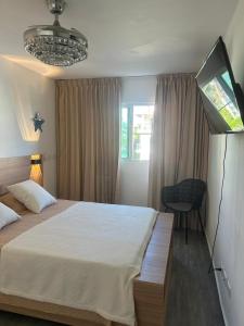 Tranquil 3 Bedroom Apartment - Pool & Private Beach Access