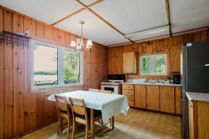 2-Bedroom Cottage #2 - Sand Bay