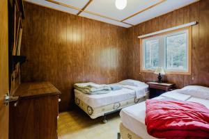 2-Bedroom Cottage #2 - Sand Bay
