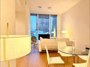 Modern Brand New 1BD 1BTH DTLA