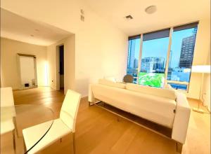 Modern Brand New 1BD 1BTH DTLA