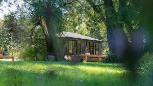 2-bedroom Lake Front Cottage in Harwood ON #2