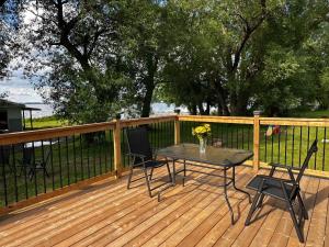 2-bedroom Lake Front Cottage in Harwood ON #3