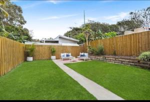 Large Family Bondi Home - close to beach & shops