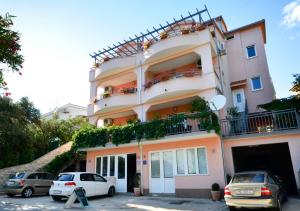 Apartments Luka Toni